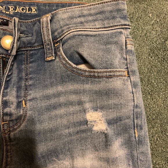 Ripped American Eagle Jeans - Picture 4 of 6